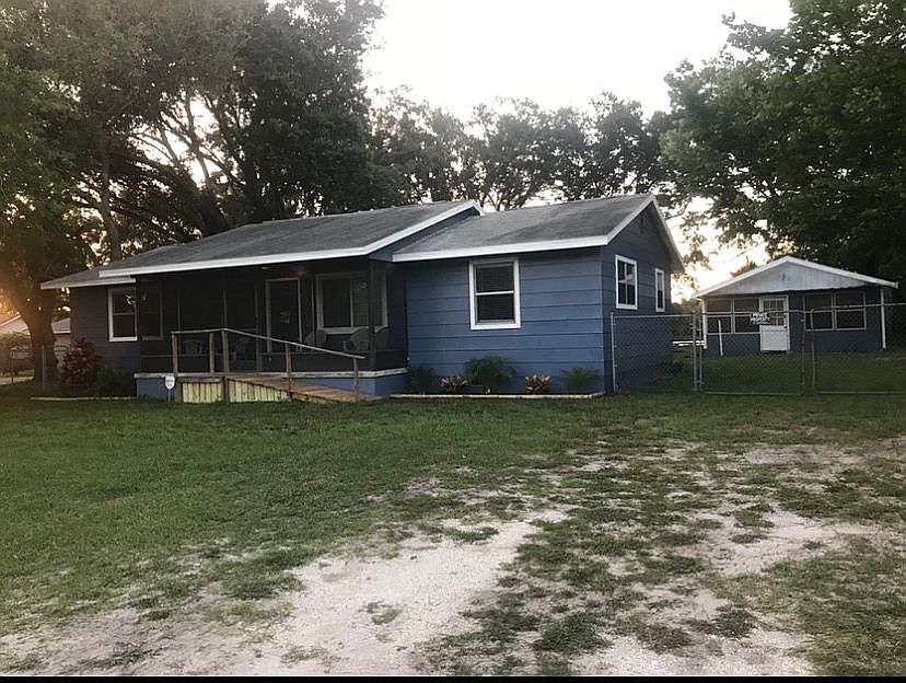2nd image of 1308 Sinclair Hills Rd