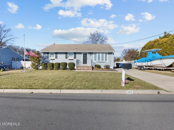 345 Oakland Avenue, Belford, NJ 07718