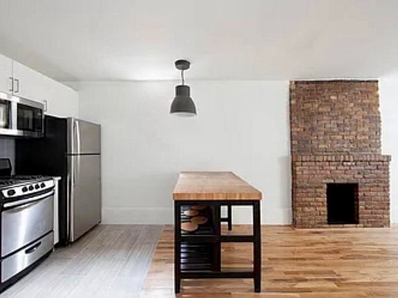 2nd image of 89 Wyckoff St #1A