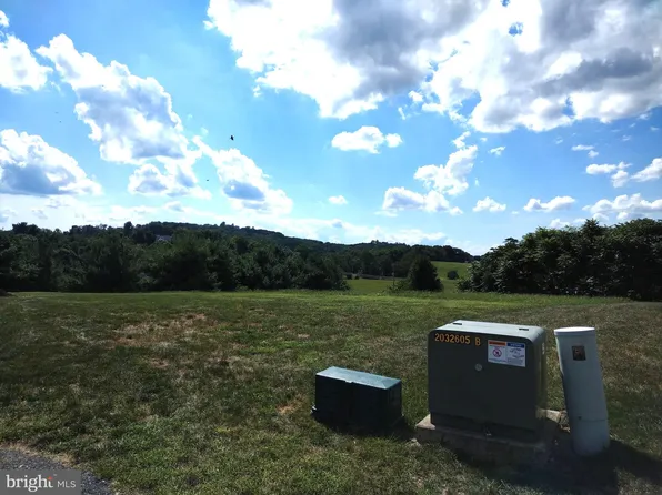 11569 Mystic Rock Ln N, Waynesboro, PA 17268