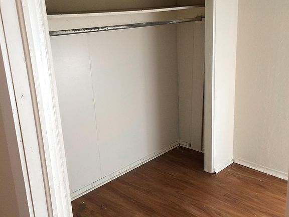 4th image of 250 W Highland Ave