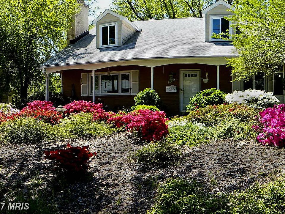 1st image of 2896 Glenora Ln