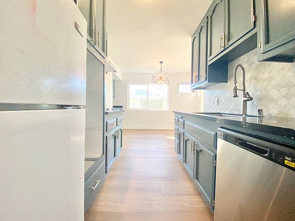 4th image of 743 N Sweetzer Ave APT 202