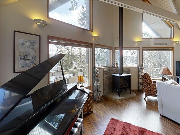 5th image of 151 NE Alta Vista Dr