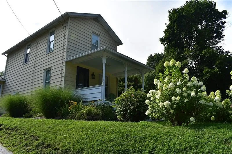 2745 Mercer Rd photo 1
