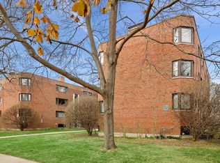 2625 Central St #1W, Evanston, IL 60201