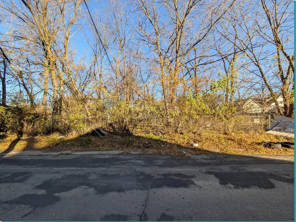 2958 N 10th Ln, Milwaukee, WI 53206