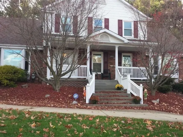 2358 Golfview Dr, Pittsburgh, PA 15241