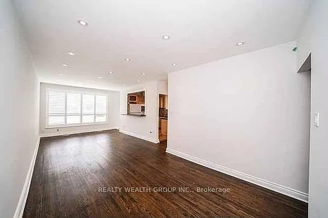 271 McConvey Dr — Photo 1
