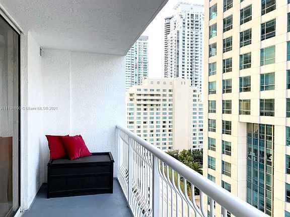 3rd image of 1200 Brickell Bay Dr APT 2104