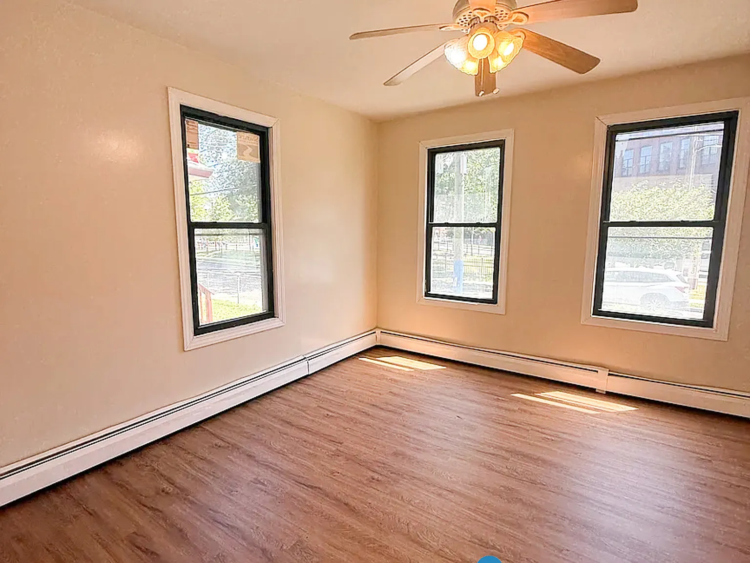 2 bed, 950 sqft, $1,450 — Photo 4
