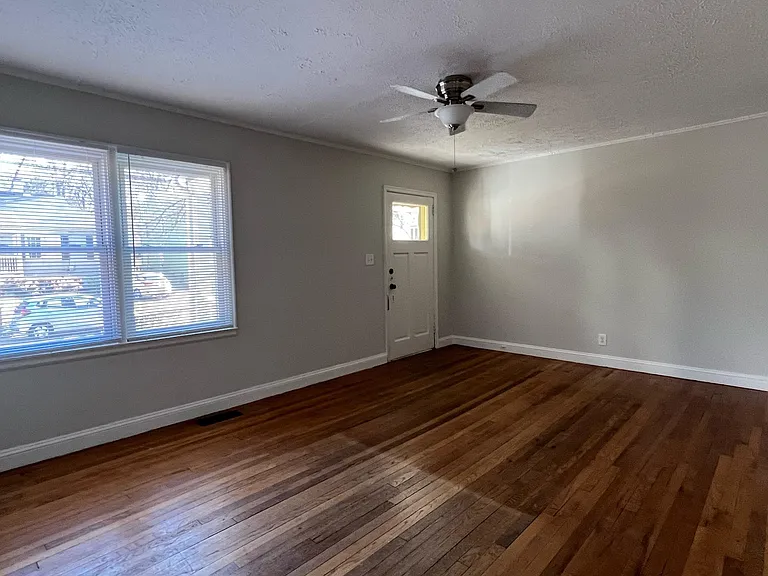 471 Gift Ave SE — Photo 19
