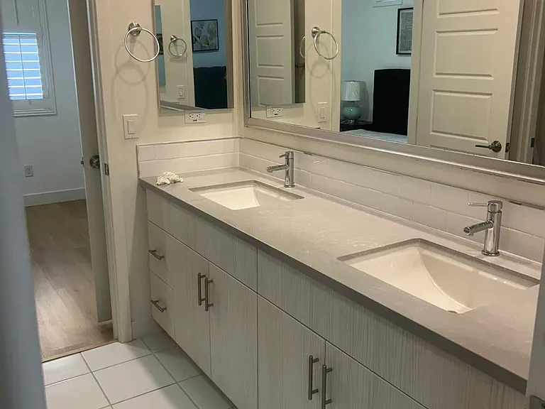 804 Beacon — Photo 11