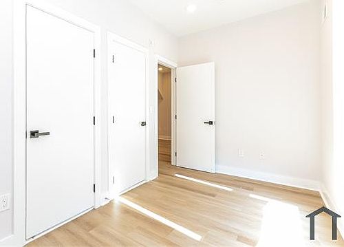 5th image of 429 E Upsal St #3