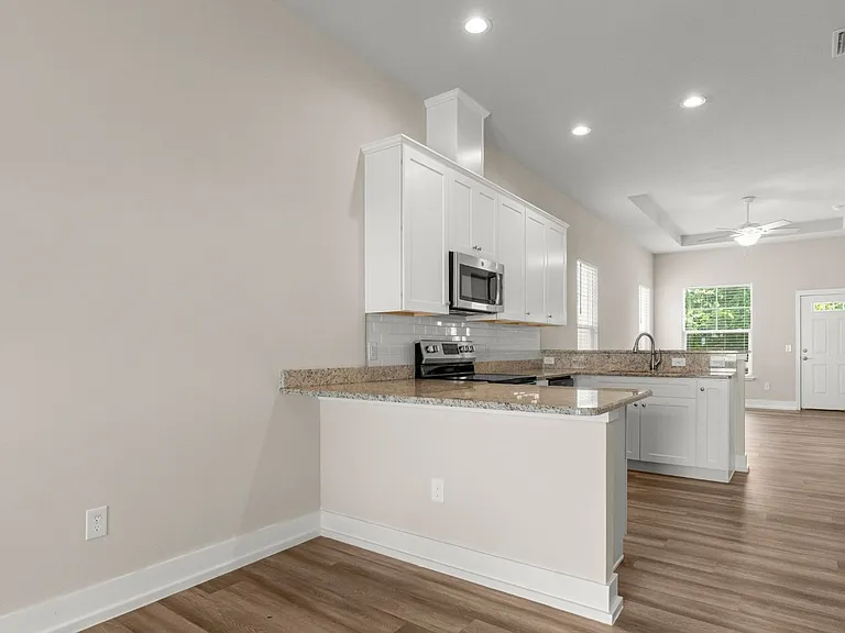 420 NW 1st St — Photo 16