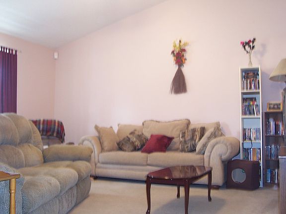 Great room w/Cathedral Ceiling