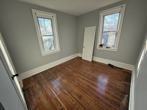 4th image of 1320 Chase St