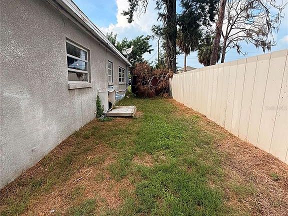 4th image of 806 W SHELL POINT ROAD