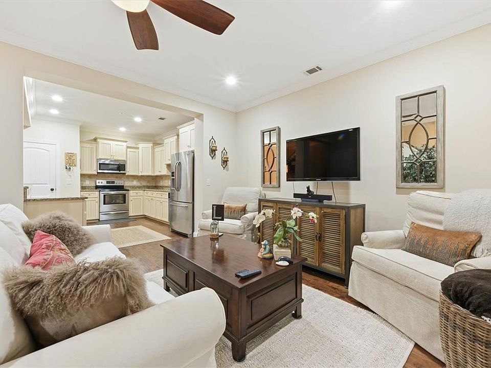 1st image of 502 Reserve Ln