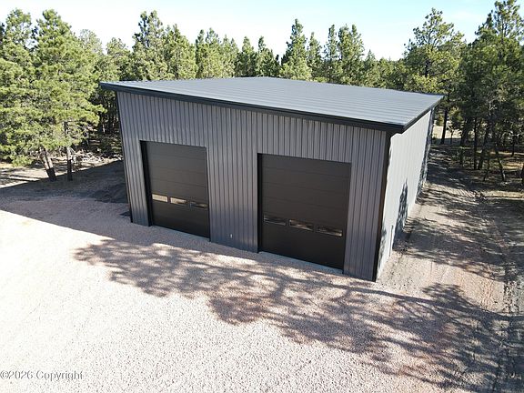 5th image of 33 Pine Cone Ln