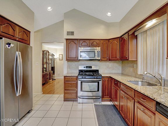 4th image of 40 Caldwell Terrace