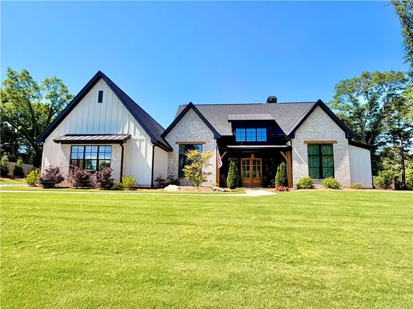 8535 Loy Ln, Gainesville, GA 30506