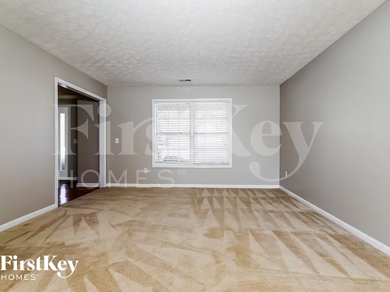 4208 Webb Meadows Dr — Photo 2
