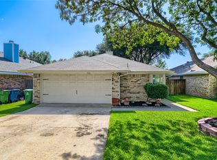 946 S Old Orchard Ln, Lewisville, TX 75067