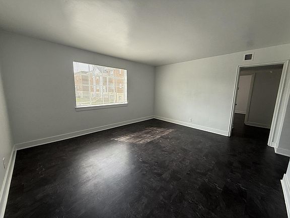 2nd image of 2331 Memorial Ave SW #10