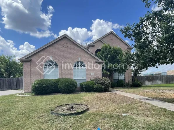 713 Saint Matthew Dr, Mansfield, TX 76063