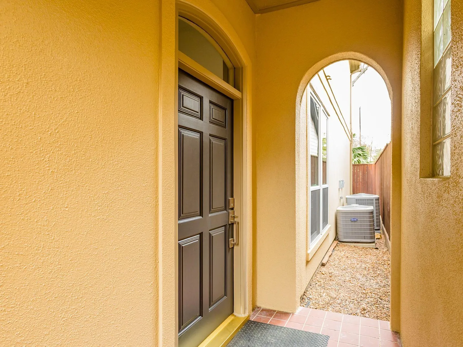 4 bed, 2.5 bath, 2979 sqft, $4,900 — Photo 3