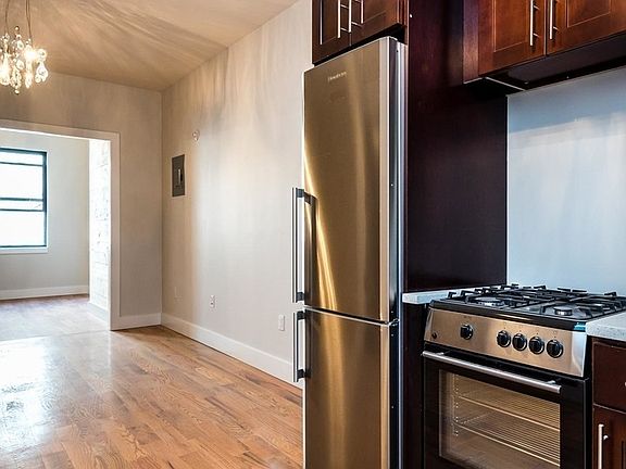 5th image of 285 Irving Ave APT 3L