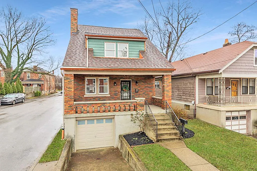 126 Beech St photo 1