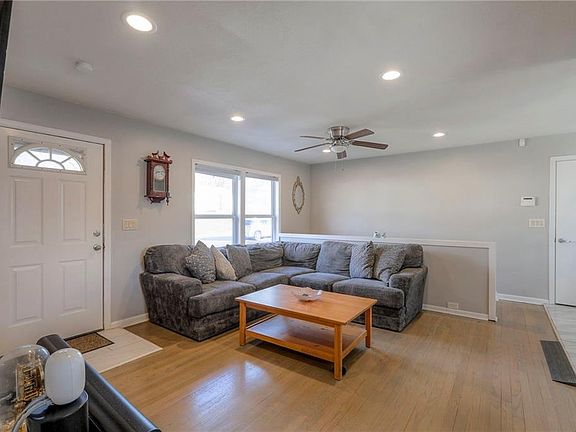 3rd image of 11311 E 50th St
