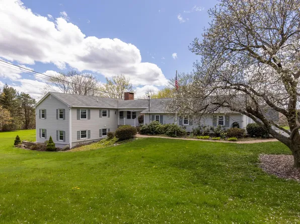 140 High Street, Stratham, NH 03885