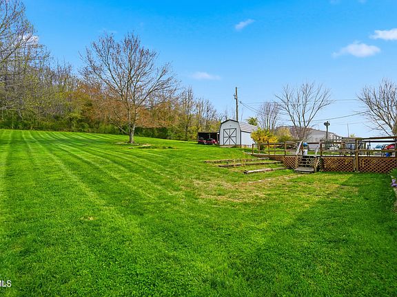 5th image of 740 Happy Valley Rd