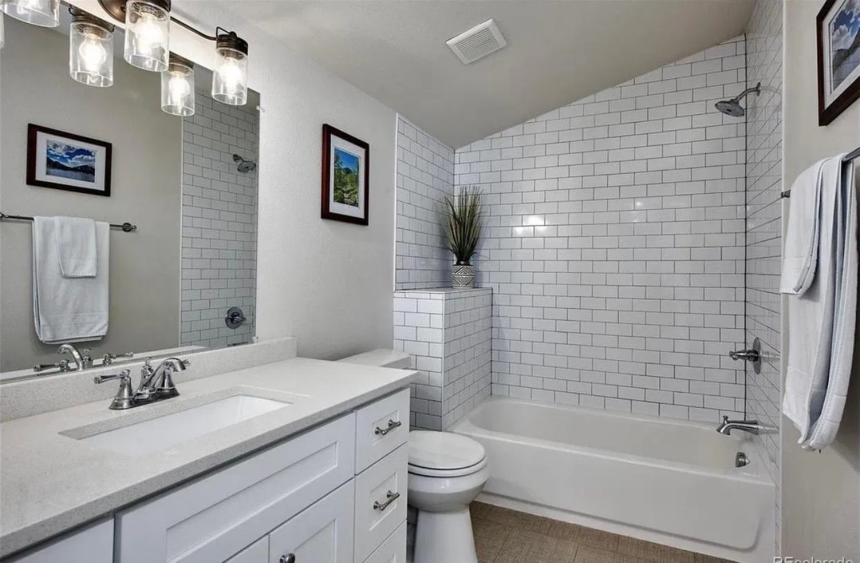 3 bed, 1355 sqft, $3,500 — Photo 2