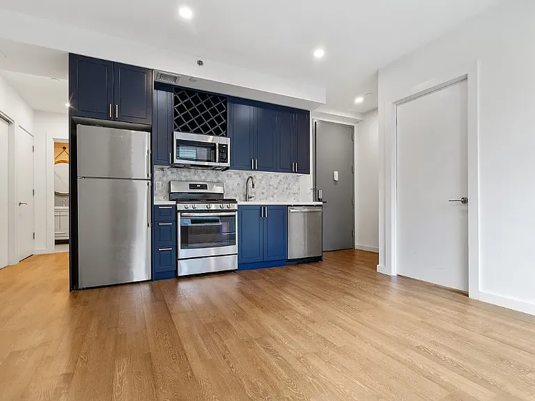41-32 27th St #5A — Photo 4