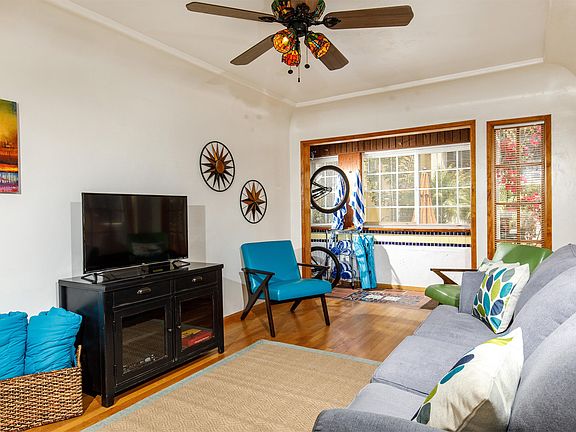 2nd image of 809 Kingston Ct