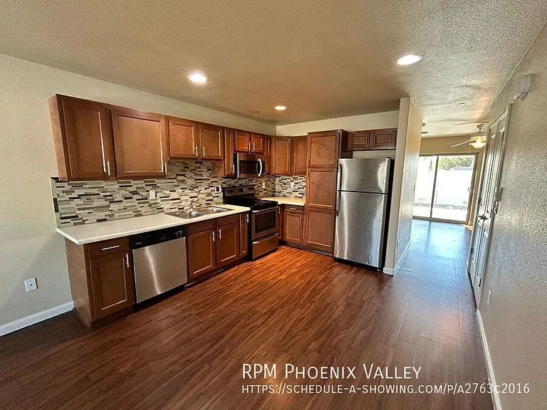 17402 N 19th Ave — Photo 12
