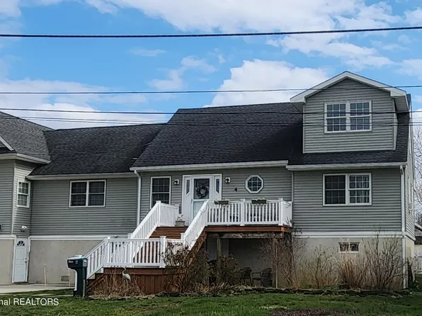 4 Avenue A, Port Monmouth, NJ 07758