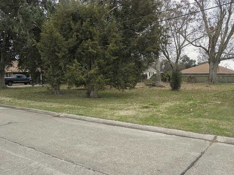 2nd image of 124 Theta St