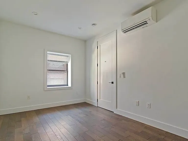 134 Beach 122 St #2 — Photo 7