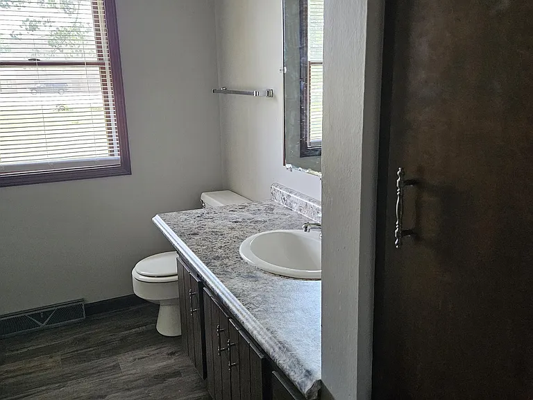 522 W 30th St — Photo 22