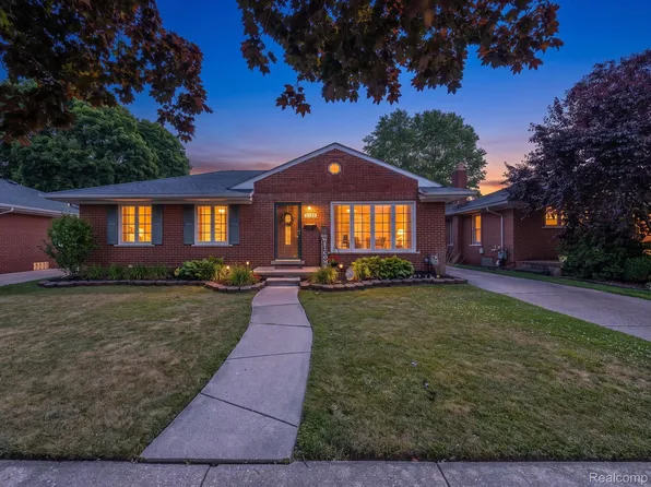 3125 Anna Ave, Trenton, MI 48183