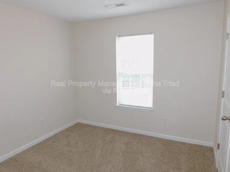 1475 Worchester St — Photo 13
