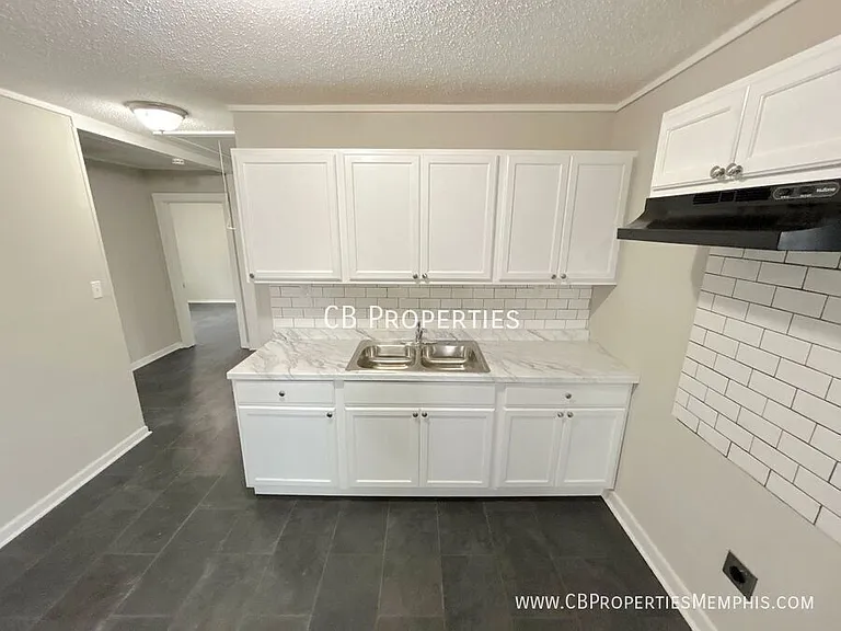 2971 Forest Ave — Photo 2