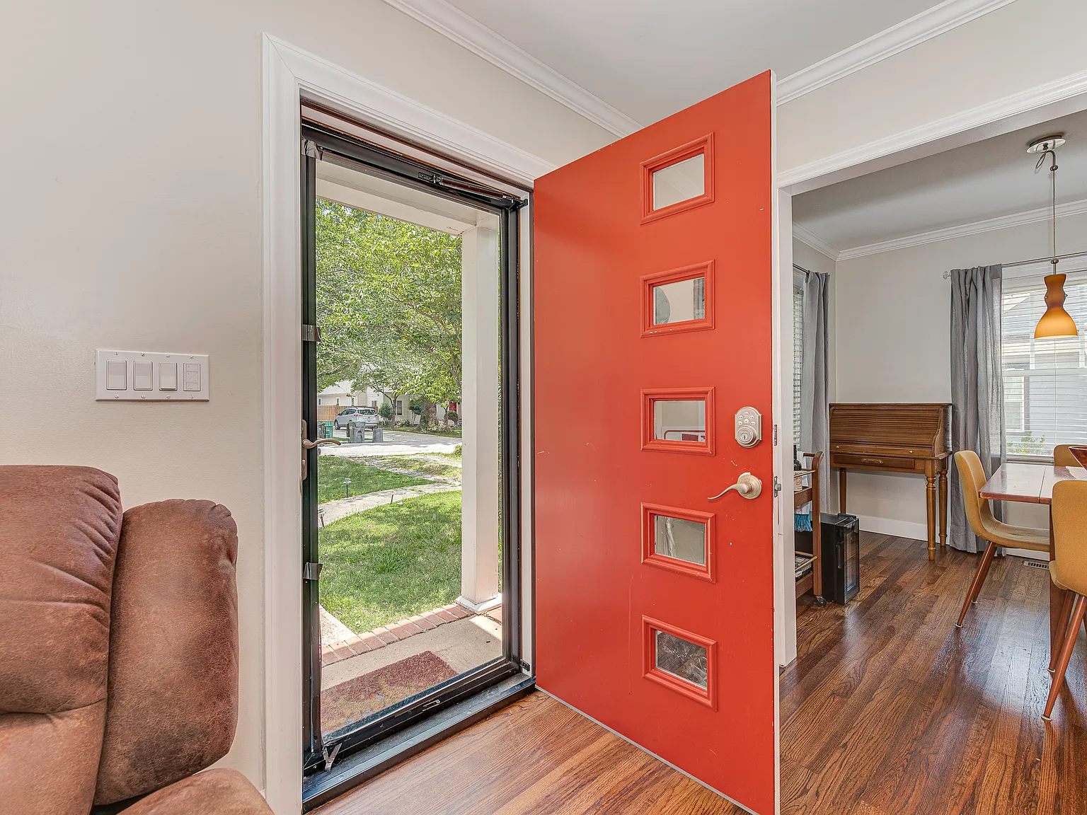 1425 Lyon Ct — Photo 3