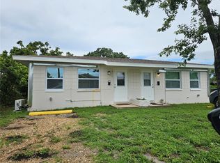 811 10th St NW, Largo, FL 33770