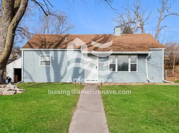 6652 N Decatur St, Omaha, NE 68104